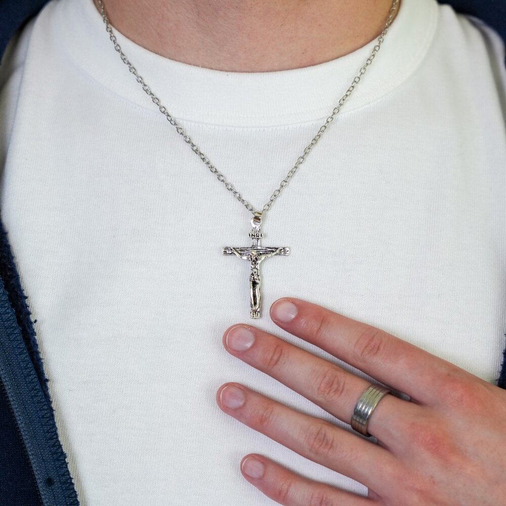 y2k silver crucifix pendant necklace